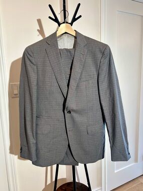 Hugo Boss Virgin Wool Reda Grey Suit